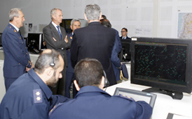 El ministro de Defensa, Pedro Morenés Eulate visita las distintas instalaciones acompañado del Jefe del Estado Mayor del Ejército del Aire, GA. José Jiménez Ruiz