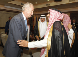 Morenés recibe a una delegación del Consejo Consultivo de Arabia Saudí