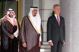 España y Arabia Saudí analizan la cooperación en materia de Defensa