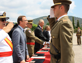 Los Príncipes de Asturias presiden la entrega de despachos en la AGBS