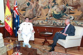El ministro de Defensa recibe al jefe de la Armada australiana