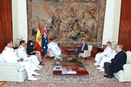 Durante su reunión con Pedro Morenés,el vicealmiranre Griggs ha estado acompañado por el jefe de la Armada Española,almirante general Manuel Rebollo