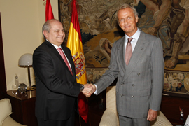 Los ministros de España y Perú analizan la cooperación entre ambos países