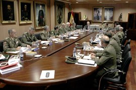 Morenés preside la reunión del Consejo Superior del Ejército
