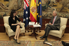 El ministro de Defensa, Pedro Morenés, recibe a la embajadora de Australia