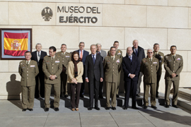 Morenés preside la reunión del Patronato del Museo del Ejército