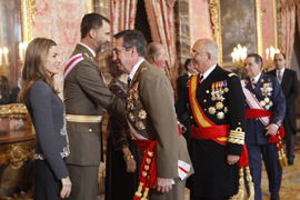 Los jefes de Estado Mayor de los tres Ejércitos cumplimentan a la Familia Real