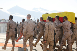 Compañeros despiden al sargento Fernández Ureña en Afganistán