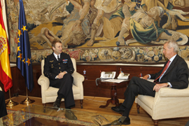 Morenés recibe al presidente del Comité Militar de la UE