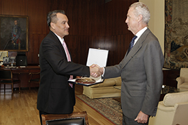 Pedro Morenés recibe la visita de su colega de El Salvador
