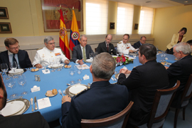 Almuerzo de trabajo del ministro Pedro Morenes con el ministro de Defensa de Colombia, Juan Carlos Pinzon