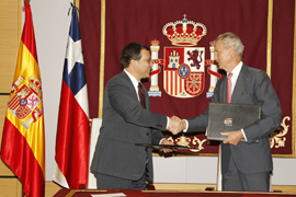 El ministro de Defensa, Pedro Morenés, recibe a su homólogo de Chile
