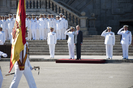 El ministro de Defensa inaugura el curso académico en la Escuela Naval Militar