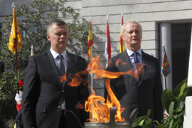 El Ministro de Defensa, Pedro Morenés, y su homólogo polaco, Tomasz Siemoniak, suscriben una declaración conjunta de cooperación
