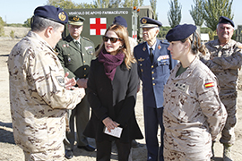 La subsecretaria de Defensa, Irene Domínguez-Alcahud, ha visitado hoy las instalaciones de la Brigada de Sanidad (BRISAN) del Ejército de Tierra, en el acuartelamiento ‘General Calvalcanti’, en Pozuelo de Alarcón (Madrid).