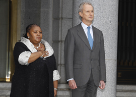 El ministro de Defensa se reúne con su homóloga sudafricana