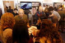 El Ministerio de Defensa informa sobre su oferta de empleo en Aula 2014