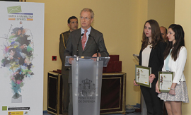 Morenés entrega los premios del concurso 'Carta a un militar español'