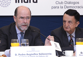 Pedro Argüelles inaugura una jornada sobre la industria de Defensa