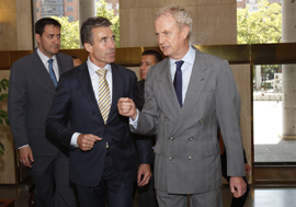 El ministro de Defensa, Pedro Morenés, reunido con el Secretario General de la OTAN, Anders Fogh Rasmussen