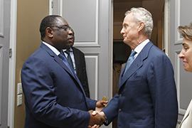 El ministro Pedro Morenés es recibido por el presidente de Senegal, Macky Sall
