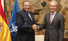Pedro Morenés recibe al comandante supremo de la OTAN en Europa