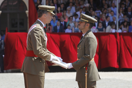 El Rey preside la entrega de despachos en Zaragoza
