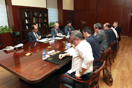 Reunión del ministro Morenés con representantes del comite de empresa de la B.A. de Morón