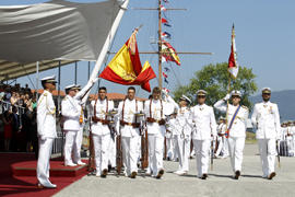 Rajoy preside la entrega de Reales Despachos en la Escuela Naval Militar