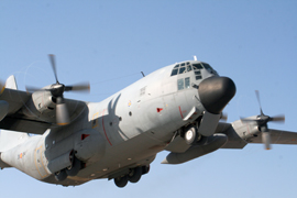 El avión militar con los evacuados de Libia regresa a España