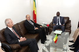 Reunión de los ministros de defensa Morenés y Le Drian con Macky Sall presidente de la República de Senegal