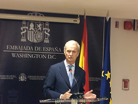 España colaborará en la lucha contra el ébola con todas las garantías