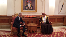 El ministro de Defensa se reúne con su homólogo en Omán