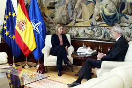 Morenés recibe a Mogherini en su primera visita oficial a España