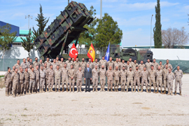 Visita de Pedro Morenés a los militares desplegados en Turquía
