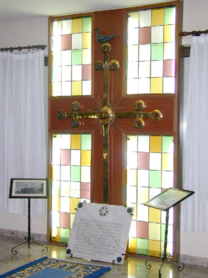 Cruz de la Catedral de Santa Sofía de Novgorod en la capilla de la Academia de Ingenieros de Hoyo de Manzanares (Madrid)
