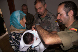 Personal del equipo médico de la Fuerza Expedicionaria de Infantería de Marina en Líbano (FIMEX-L)