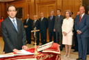 El Ministro de Defensa en el momento de jurar su cargo ante los Reyes de España en el Palacio de la Zarzuela.