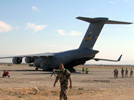 Uno de los aviones noteamericanos C-17 en la base de Herat, procedente de la base aerea de Zaragoza(España)