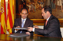 El ministro de Defensa, José Bono y el presidente de la Comunidad Autónoma de Valencia, Francisco Camps Ortiz, tras la firma del convenio del hospital militar de Valencia y la Comunidad Autónoma