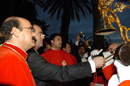 José Bono, ministro de Defensa, al toque de campana inicia la procesión de Santiago Apostol en Cartagena