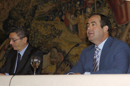 El ministro de Defensa, José Bono en la presentación del conferenciante, Alberto Ruiz Gallardón