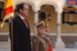 José Bono, ministro de Defensa, recibe los honores de ordenanza en la Academia de Artillería de Segovia