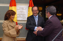 El ministro de Defensa, la ministra de Cultura y el Alcalde de Cabra tras descubrir la placa en la casa natal de Alcalá Galiano