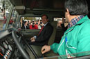 El ministro de Defensa, José Bono, en el interior del vehículo VAMTAC