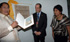 José Bono, ministro de Defensa, descubre una placa conmemorativa de la visita de la delegación española en el museo de Baler, el ministro de Defensa hace entrega de un libro de uniformes de época
