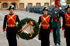 Guardias civiles portan la corona de laurel en el acto homenaje a los caidos en la academia de la Guardia Civil