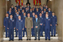 Su Majestad el Rey y el ministro de Defensa con el Consejo Asesor de Personal del Ejército del Aire