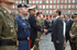 El ministro de Defensa, José Antonio Alonso, saluda a los jefes de las unidades participantes en el acto de la Plaza Mayor de Madrid