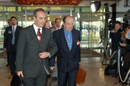 El minstro de Defensa, José Antonio Alonso, y el embajador de España ante la OTAN, Pablo Benavides